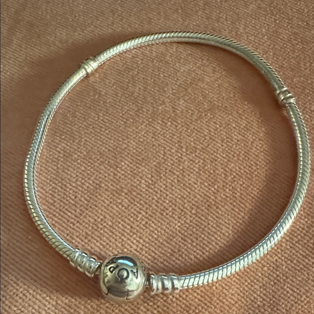 Disney Pandora Bracelet - Disney Parks Castle Clasp - Silver 8.3” - New in Box - Picture 7 of 12